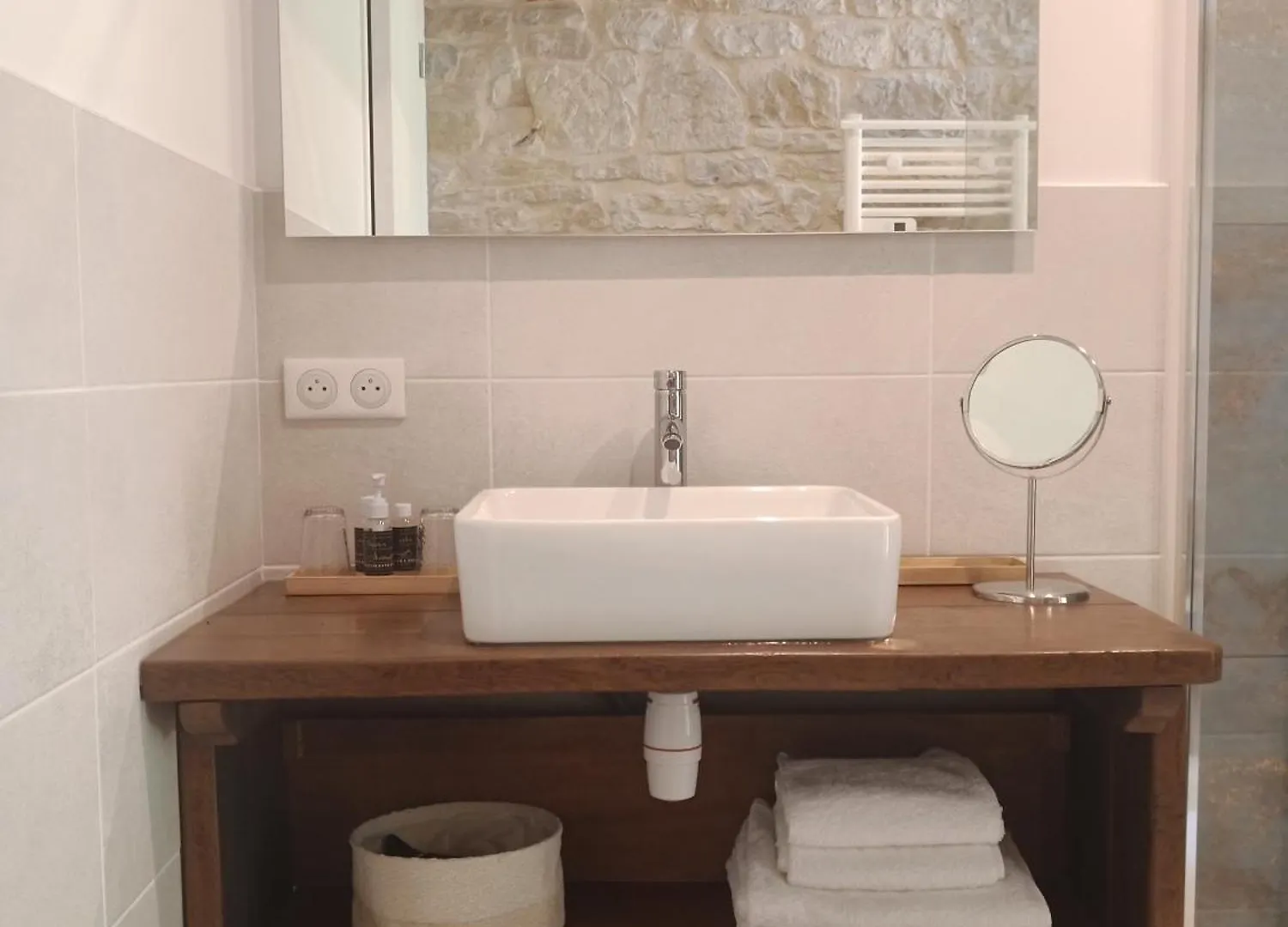 Ginals Les Granges De L Abbaye Bed & Breakfast